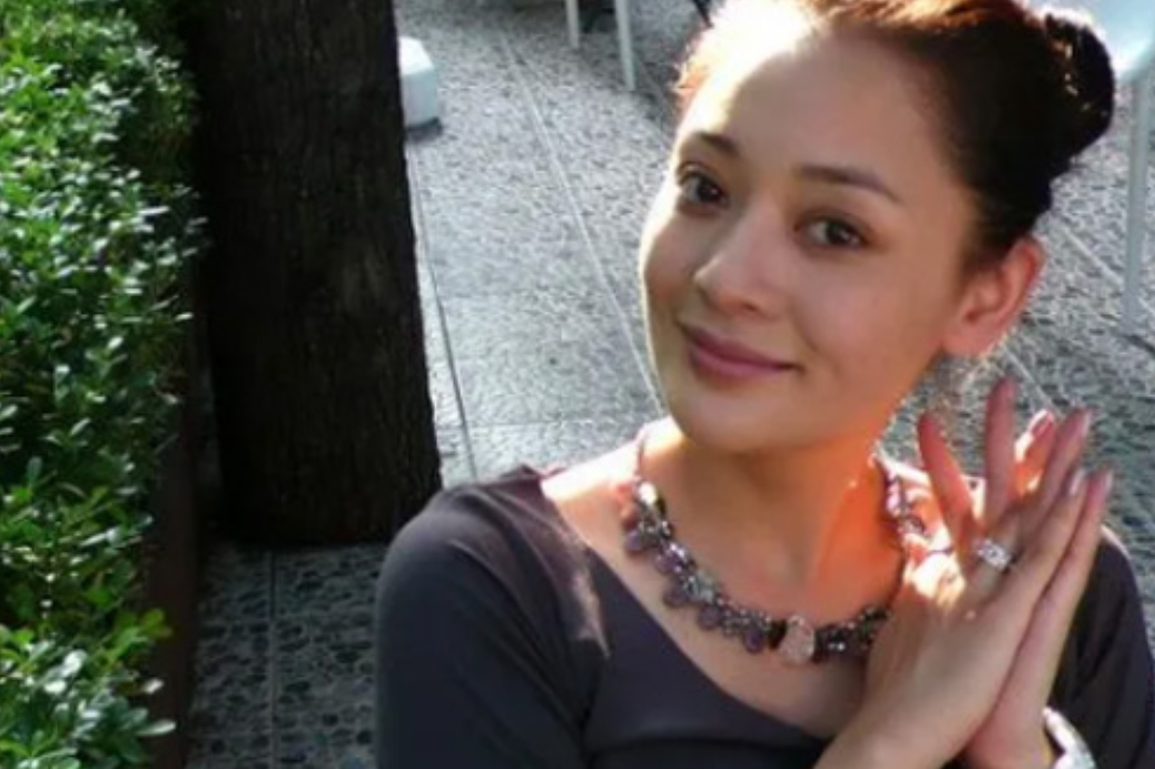 回顾演员连奕名为娶杨若兮抛妻弃女净身出户前妻红了他糊了