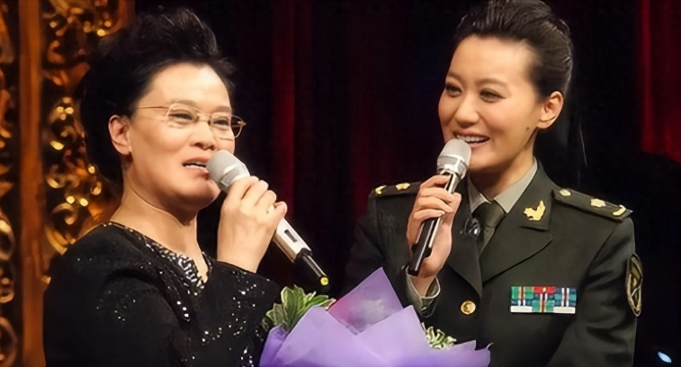 回顾12次登上春晚6次献唱奥运嫁给院士邓中翰的谭晶怎样了