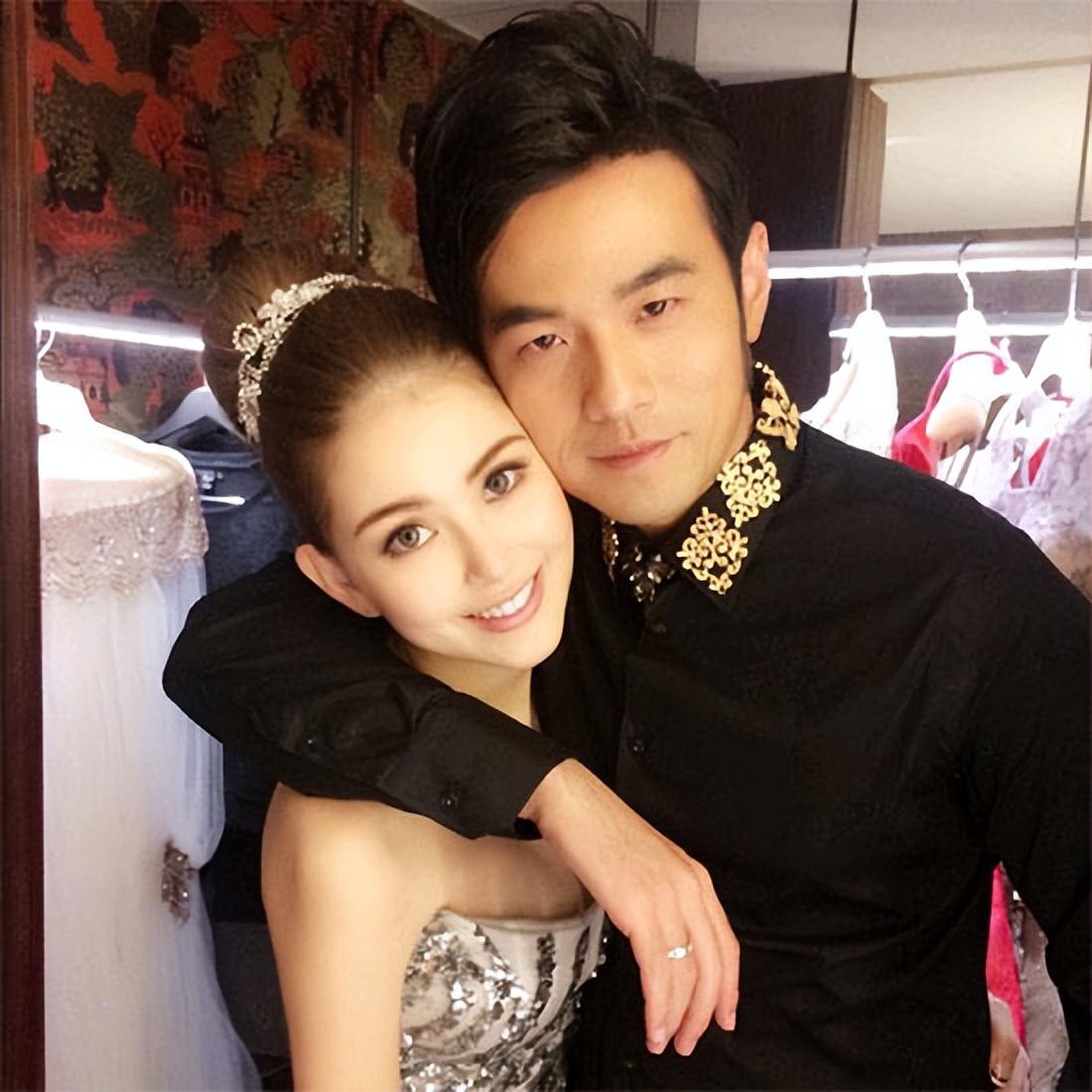 回顾昆凌嫁大14岁周杰伦婚后连生三胎如今一家五口其乐融融