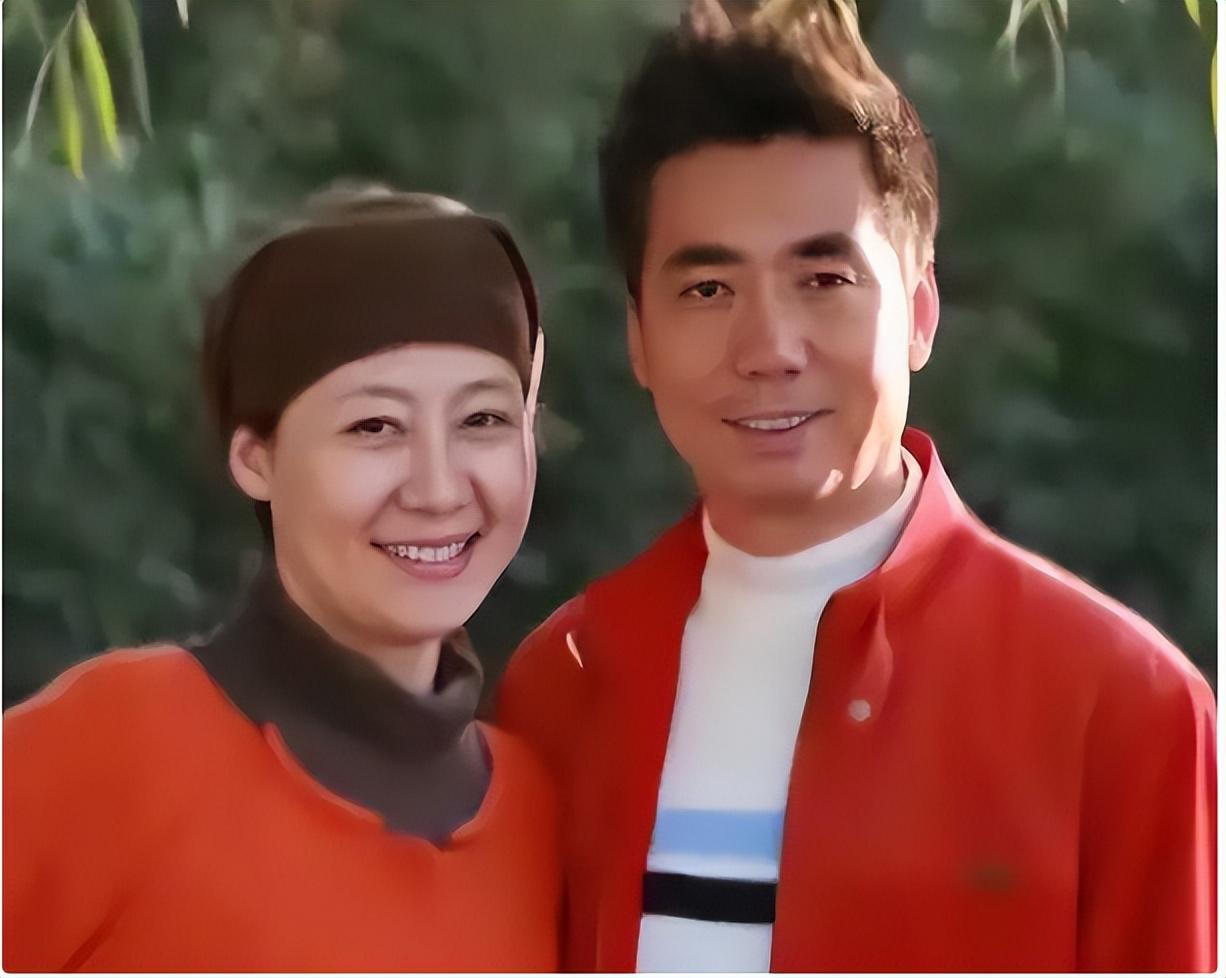 回顾范明娶二婚富婆把继子当亲儿子养如今一家四口其乐融融