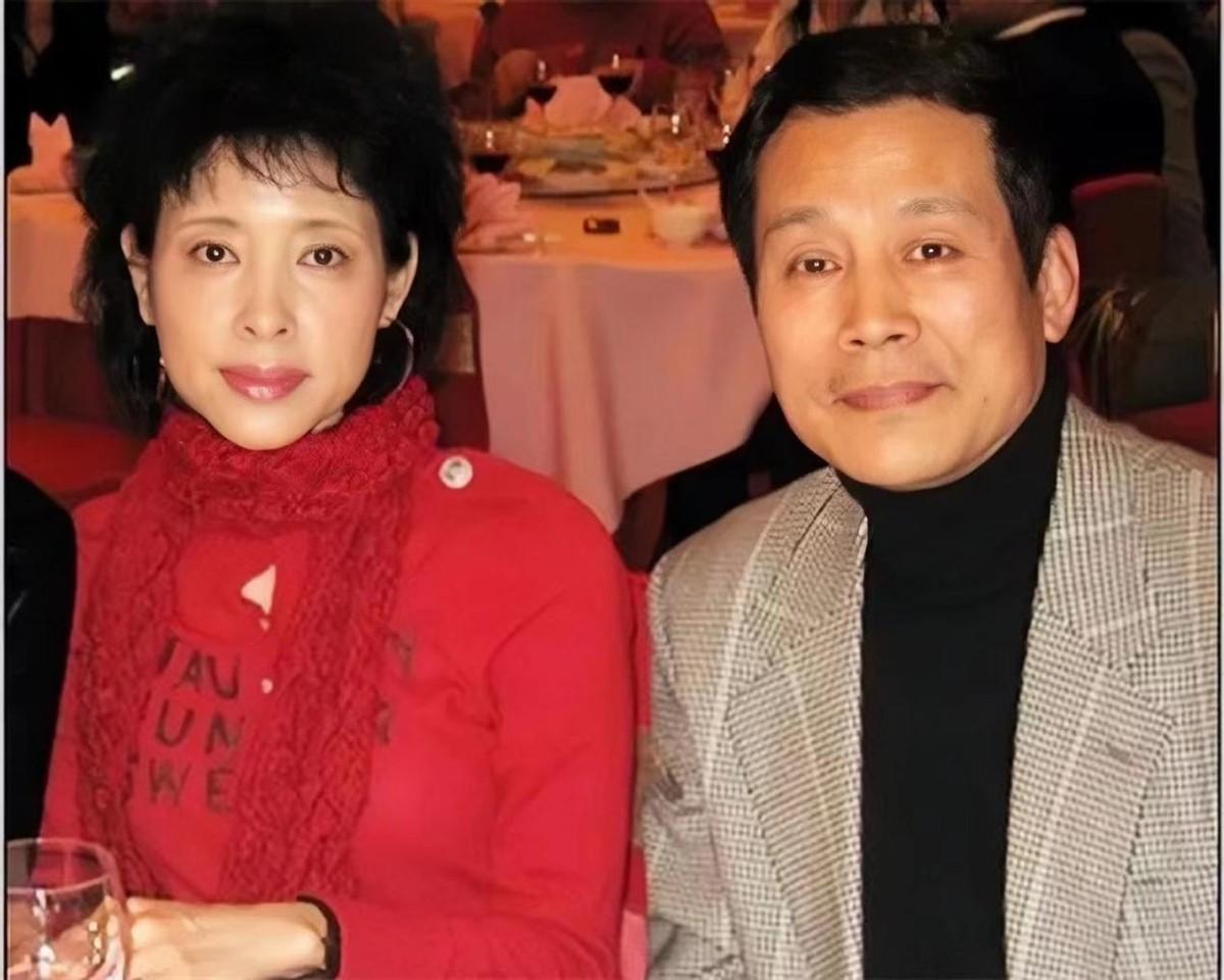 回顾戏骨李小燕41岁嫁大15岁二婚徐敏结婚20年无绯闻幸福美满