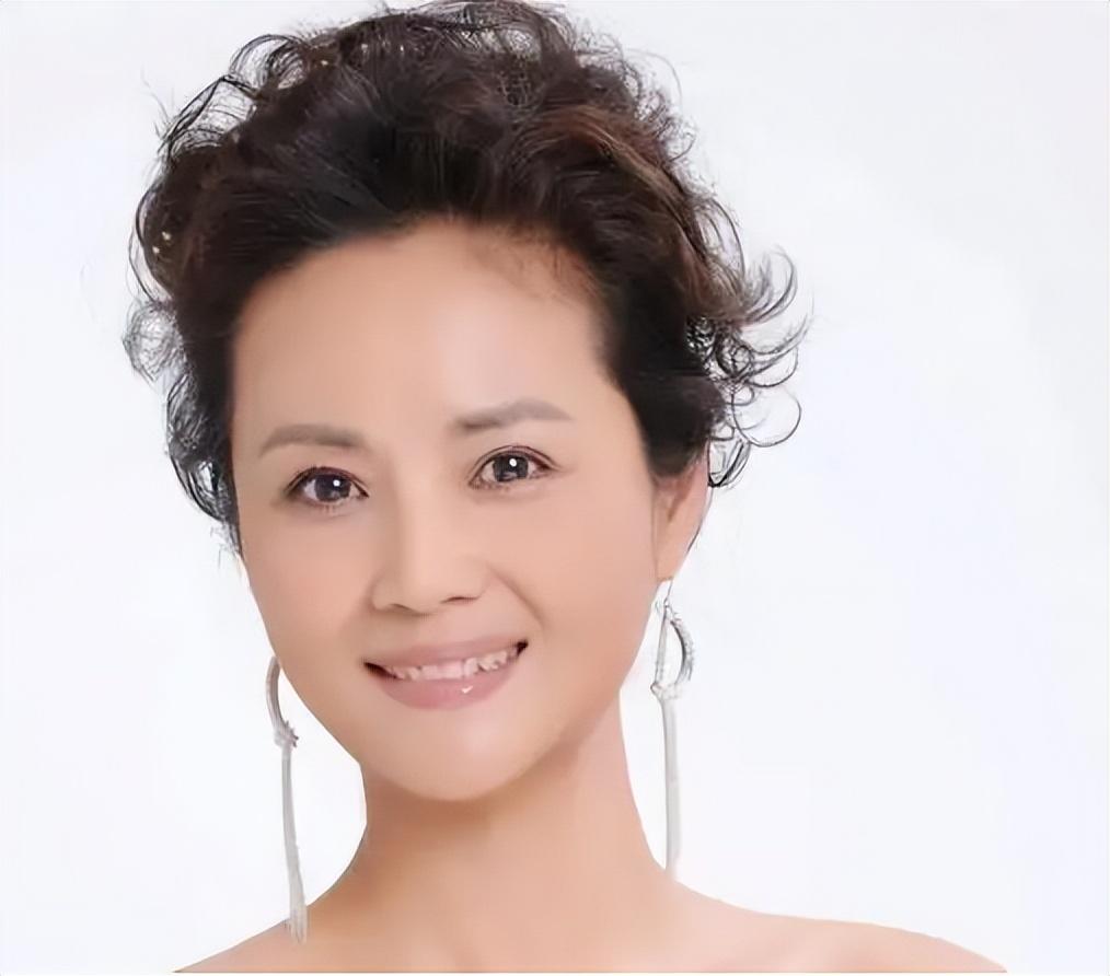 回顾一级演员茹萍二婚带女嫁刘之冰恩爱24年爱继子胜过亲女儿