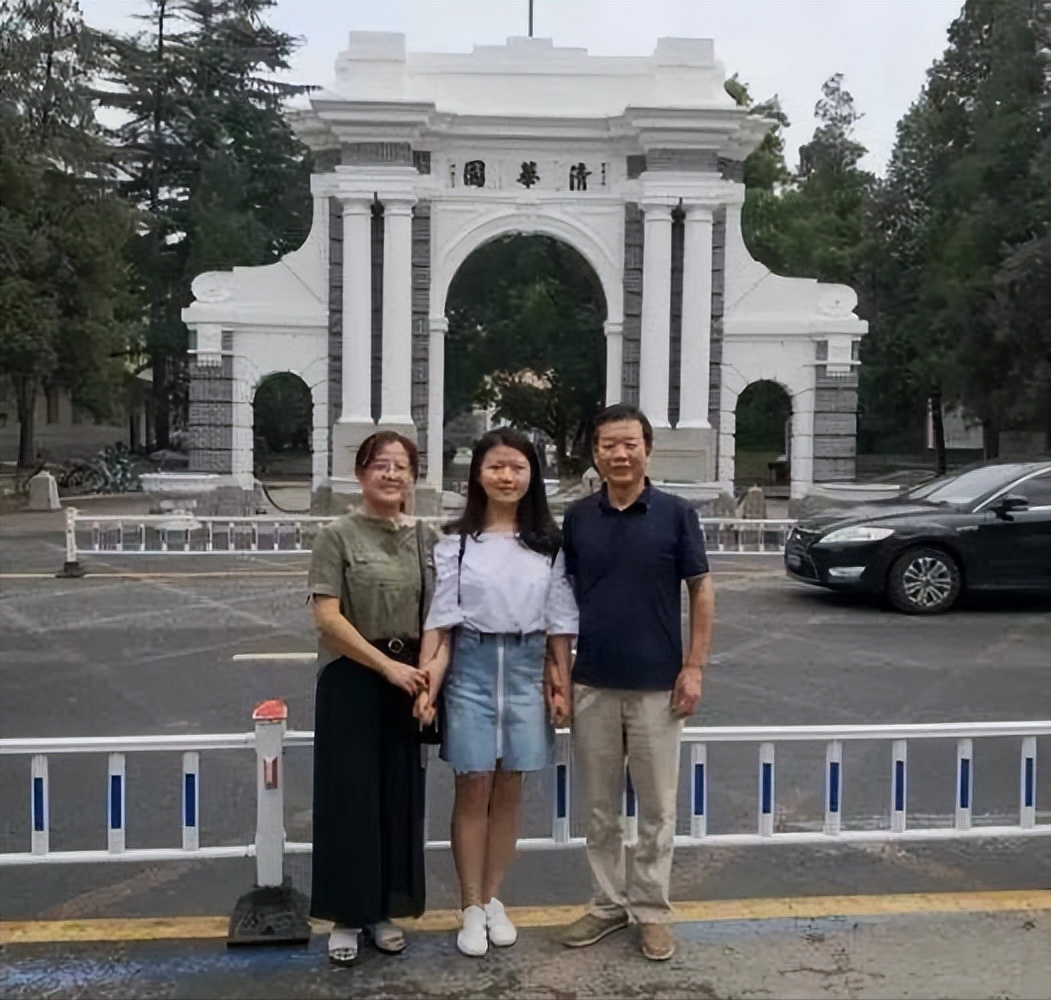 回顾失聪女孩江梦南靠读唇语考上清华博士一路艰辛她怎样走来