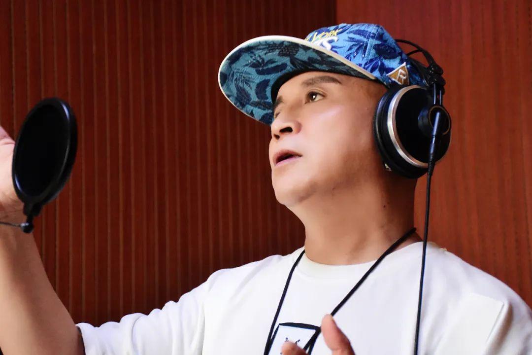 何继个体的重叠从海合龙祥到西西弗斯