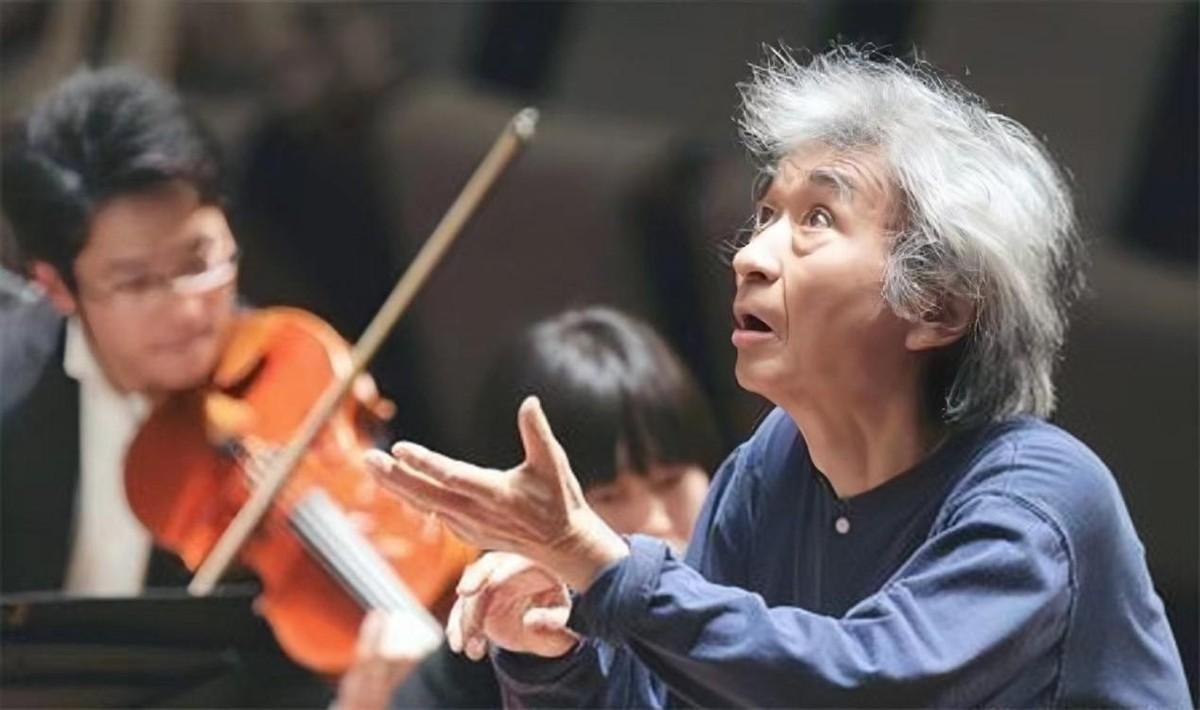 回顾杨洪基31岁娶初恋52岁凭滚滚长江东逝水走红今美满