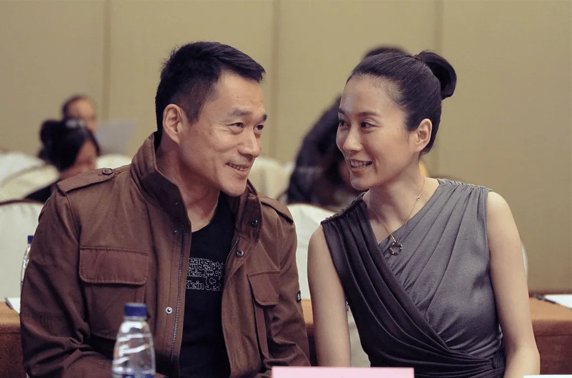 回顾演员温峥嵘长得漂亮戏也好为人低调不张扬追求平淡生活