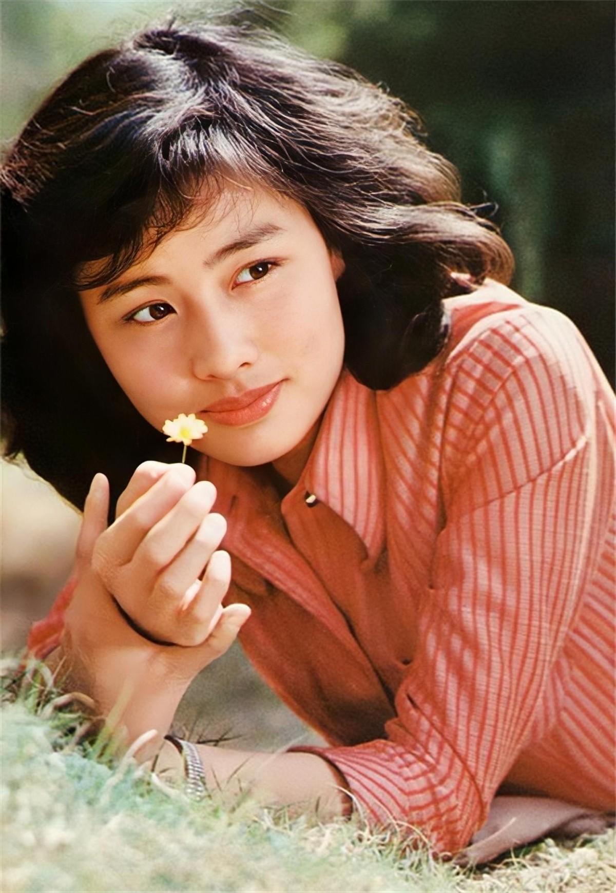 回顾离婚再婚又离婚赵娜发誓一生不再婚始终把儿子带在身边