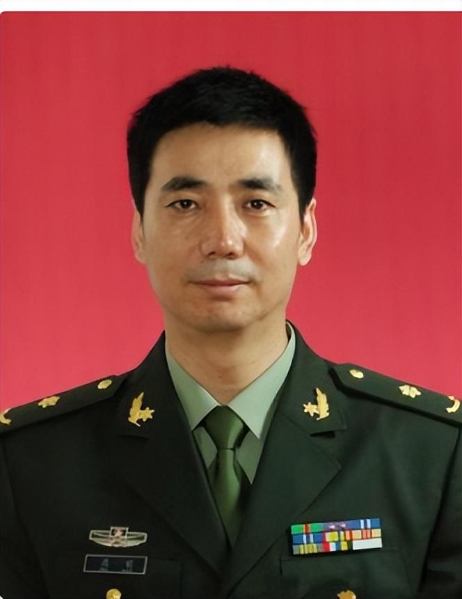 回顾范明娶二婚富婆把继子当亲儿子养如今一家四口其乐融融