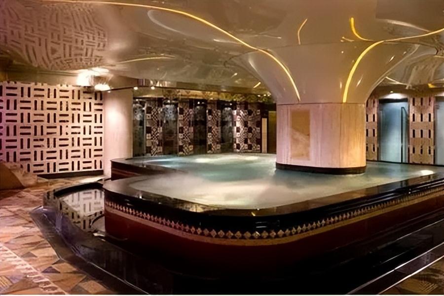 洗浴中心为什么很少人去了不仅仅是卫生问题还有两个更关键