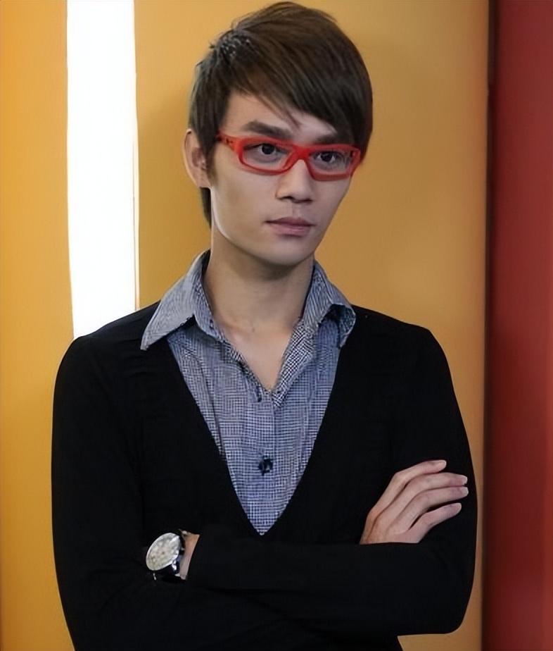 回顾王凯父亲肺癌离世1个月他查出肺部阴影名气对他不重要