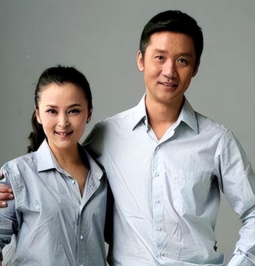 回顾黄志忠抛弃相爱13年的何音52岁单身有柯蓝陪伴不孤单