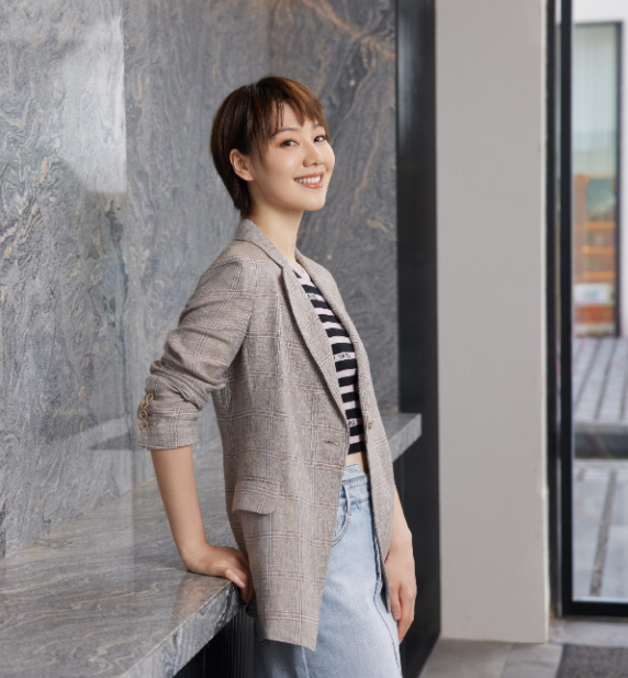 "这是王冠在央视综艺《你好,生活》里,对着镜头很严肃说的一句话.