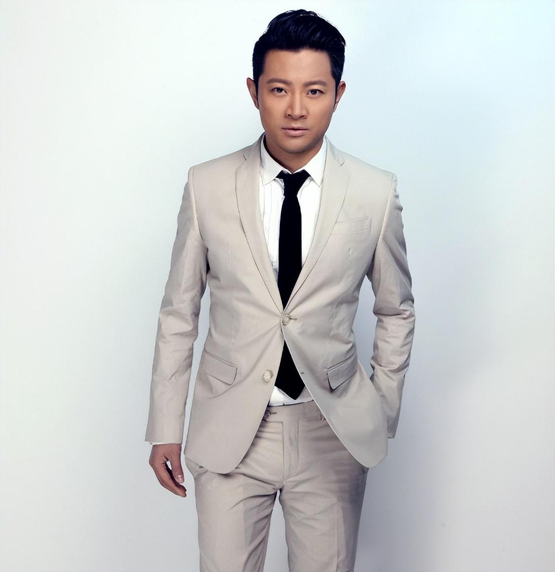 回顾演员胡兵暗恋瞿颖30年被母亲催婚51岁仍未婚未育