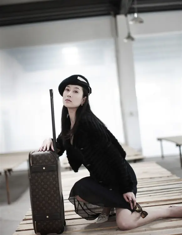 回顾演员温峥嵘长得漂亮戏也好为人低调不张扬追求平淡生活