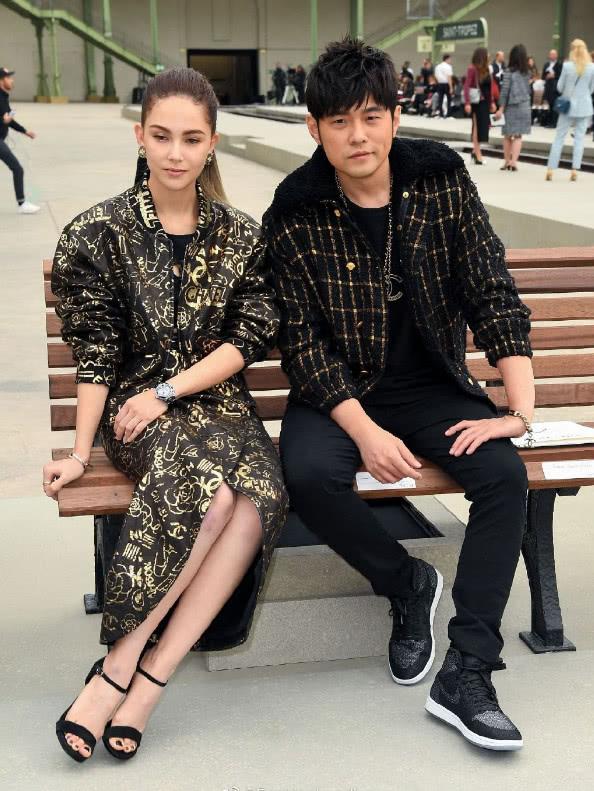 回顾昆凌嫁大14岁周杰伦婚后连生三胎如今一家五口其乐融融