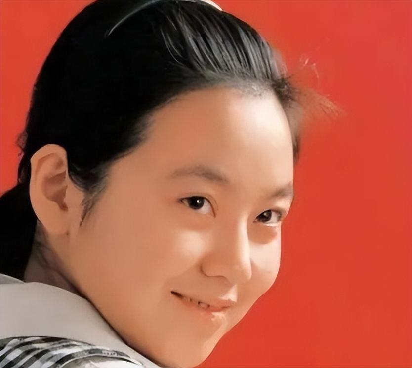 回顾邹伟与闫妮离婚19年他再婚生子获幸福她情路坎坷至今未婚