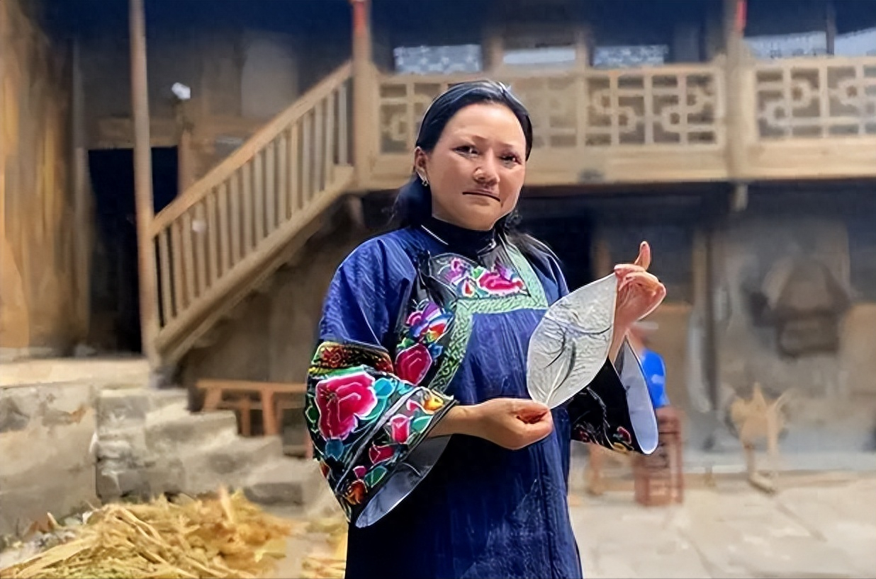 可是就是这种看上去绝无可能的事情,却在来自贵州铜仁苗族姑娘杨丽的