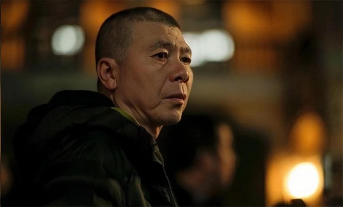 1993年,冯小刚首次当导演,搭档着郑晓龙,找来姜文,王姬,马晓晴等人