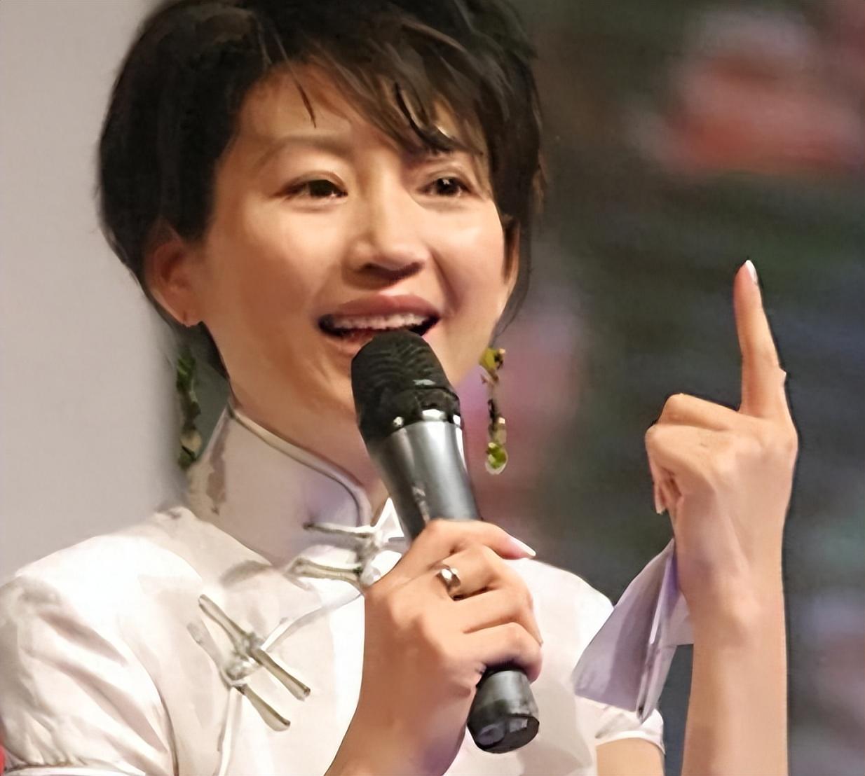 回顾王小丫主持开心辞典13年为何在当红时选择隐退