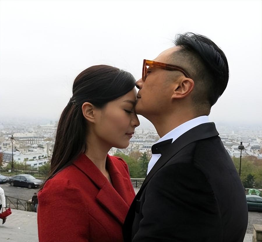 和吴镇宇拍《冲上云霄》也被爆经常迟到,臭脸,让吴镇宇忍无可忍,拒绝