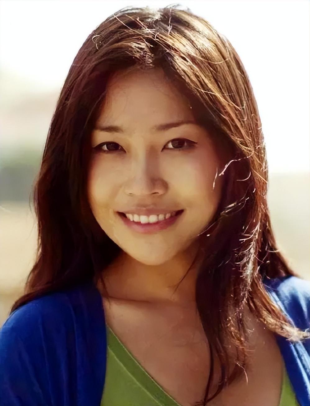 回顾张艺谋之女张末在父母离异阴影中长大失婚后情感状况怎样