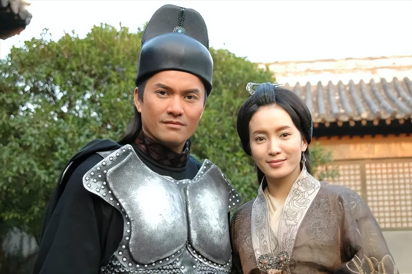 将这些年共组的所有积蓄都拿了出来,这一刻她非常庆幸当初去北京工作