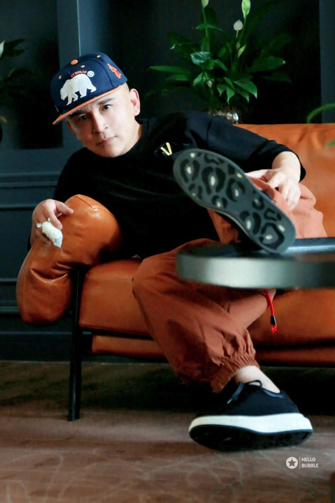 何继个体的重叠从海合龙祥到西西弗斯