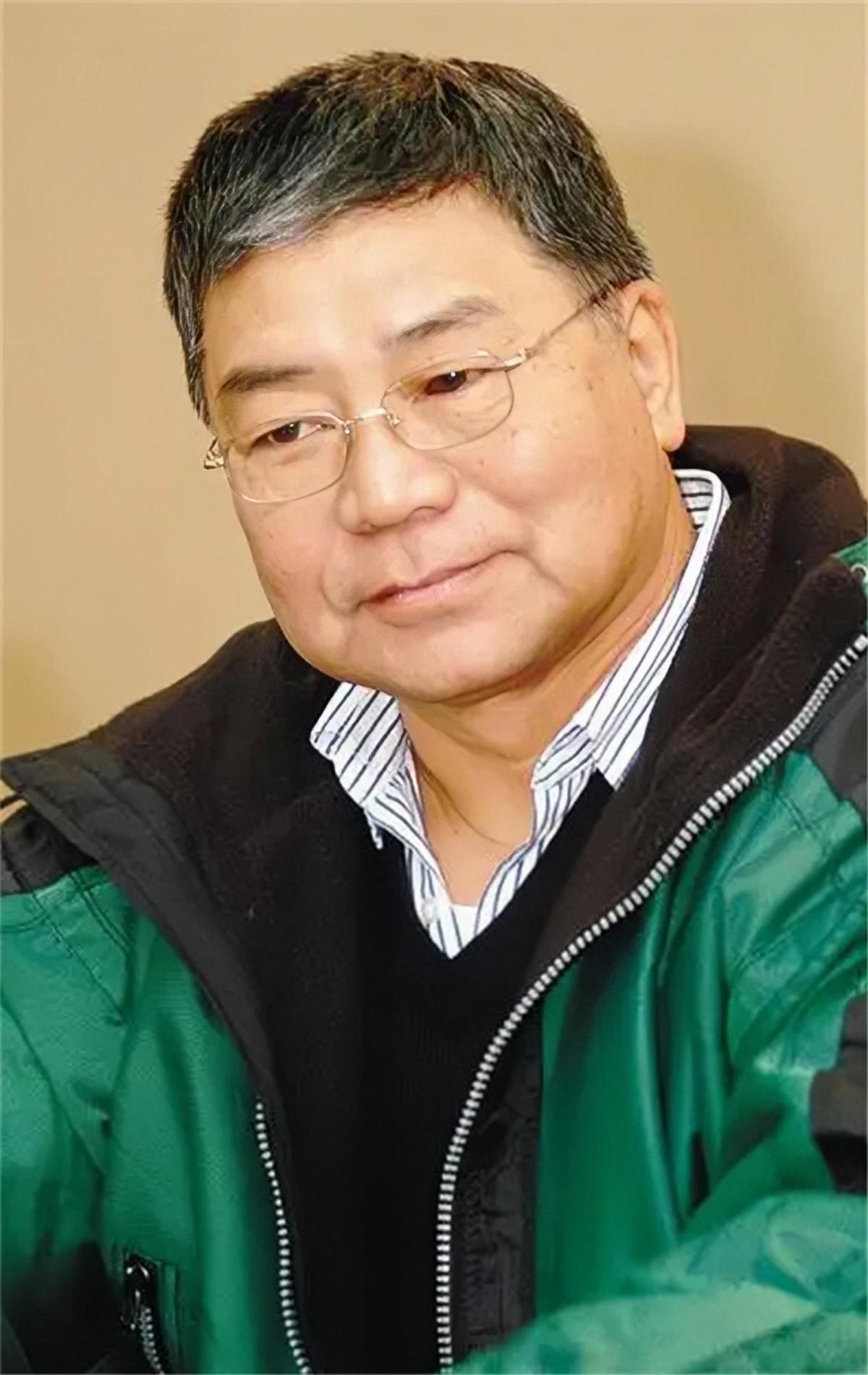 "有位老师说我挺高的,身形也魁梧,长相周正,很适合做表演……"他们是