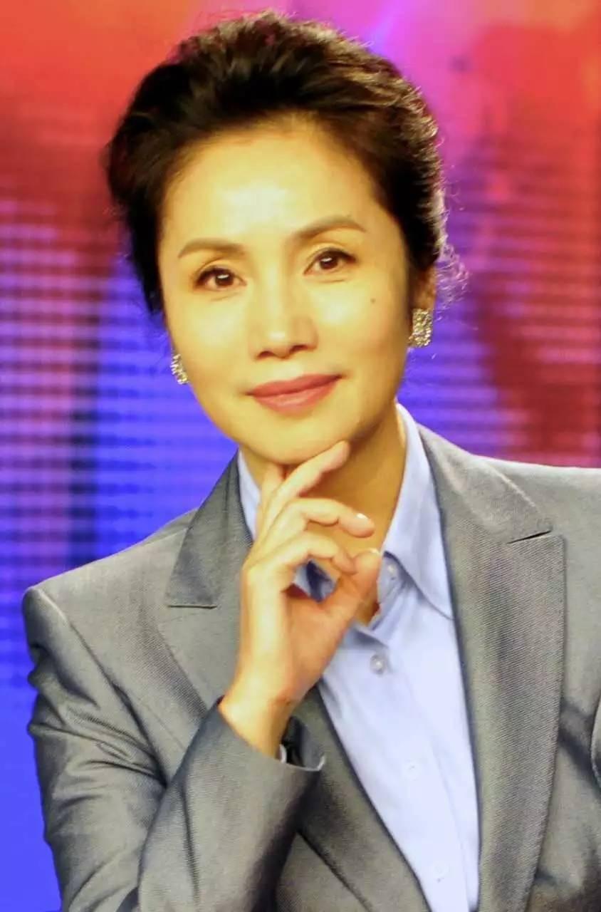 回顾主播徐俐带儿子再婚恩爱幸福儿子在结婚证上的留言让她泪目