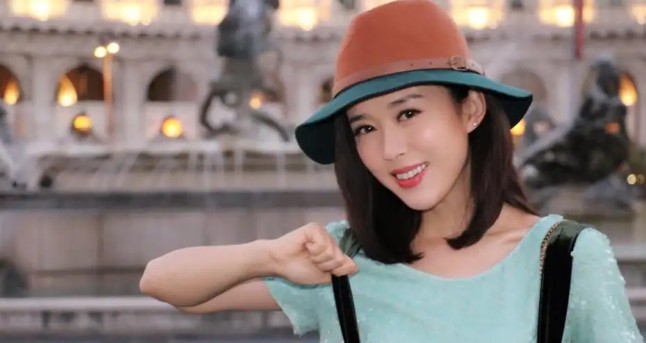 回顾著名演员颜丹晨我这辈子正确的决定就是44岁为小丈夫生儿子