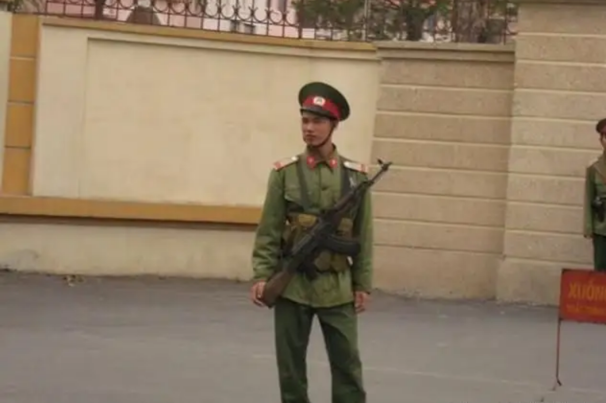 1981年越军上尉乔清陆携9人驾机起义投奔我国后来怎么样了