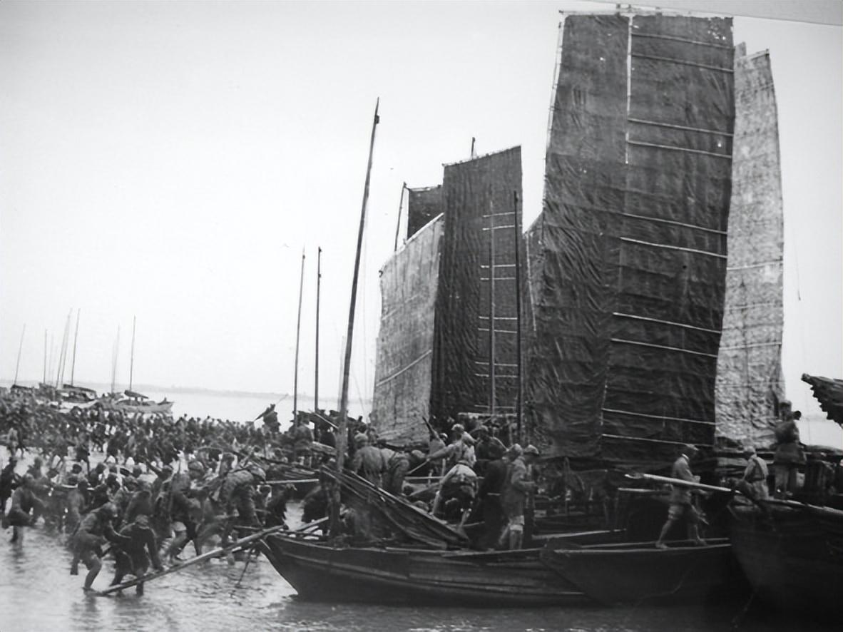 南京解放后一阔太太来到35军军政委感谢你帮我们解放南京