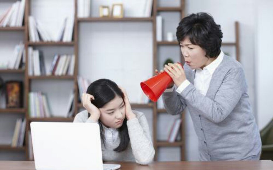 妈妈哭诉:控制不住的怒火,发完又后悔!如何打破这恶性循环