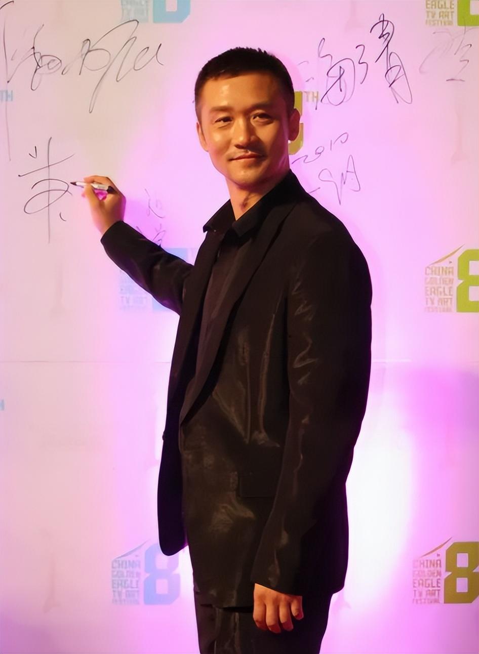 回顾黄志忠抛弃相爱13年的何音52岁单身有柯蓝陪伴不孤单