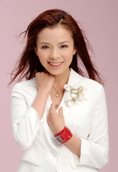 回顾女主持人朱迅嫁普通的湖南丈夫吃婆婆剩饭伺候瘫痪公公