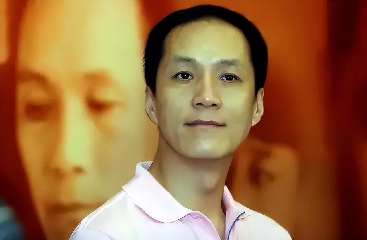 回顾演员冯远征娶二婚梁丹妮相携到白头60岁无儿无女亦无悔