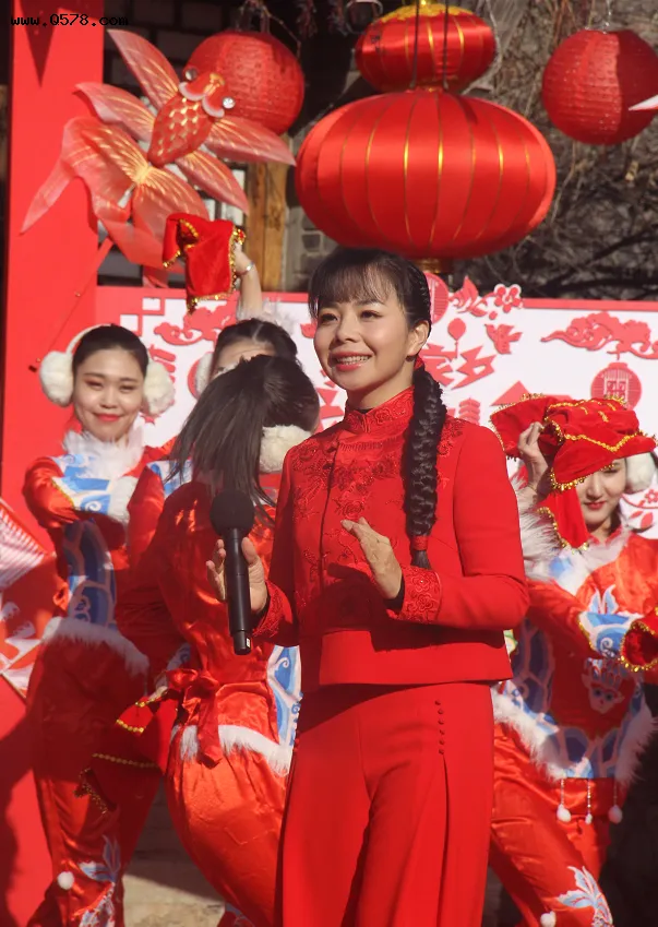 回顾王二妮舍弃百万年薪嫁陕北农村放牛种田为农村公婆盖别墅