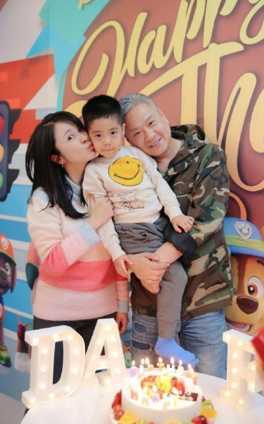 回顾演员连奕名为娶杨若兮抛妻弃女净身出户前妻红了他糊了