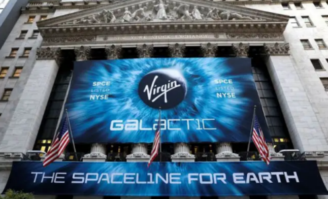 布兰森是一个实打实的英国富豪,作为维珍企业的创始人,他是数百家公司