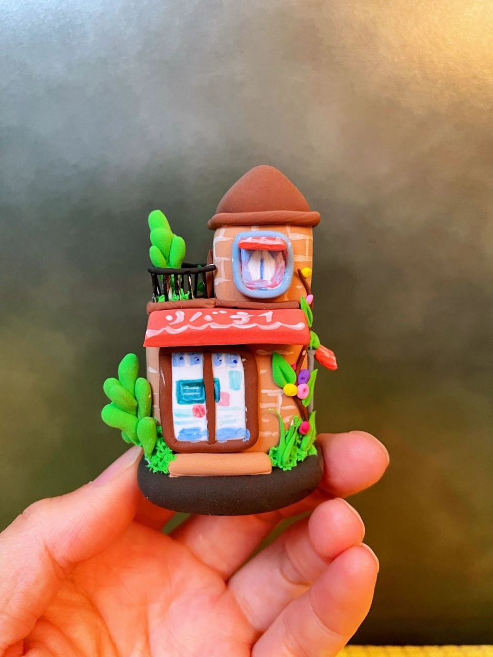 亲爱的手工爱好者们,有没有想过用粘土打造一座属于自己的微缩小房 