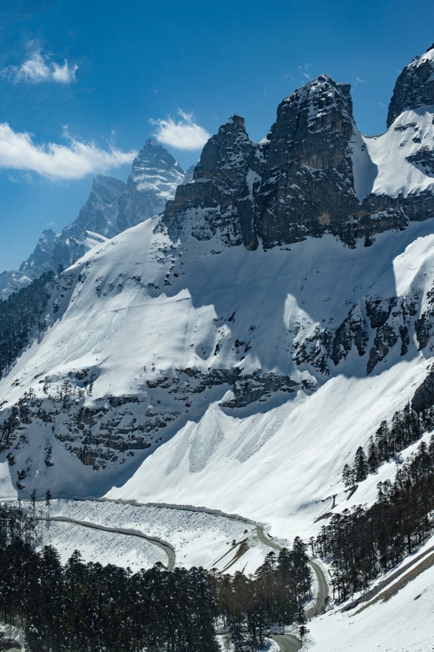 抢不到玉龙雪山大索道的都冲巴拉格宗!