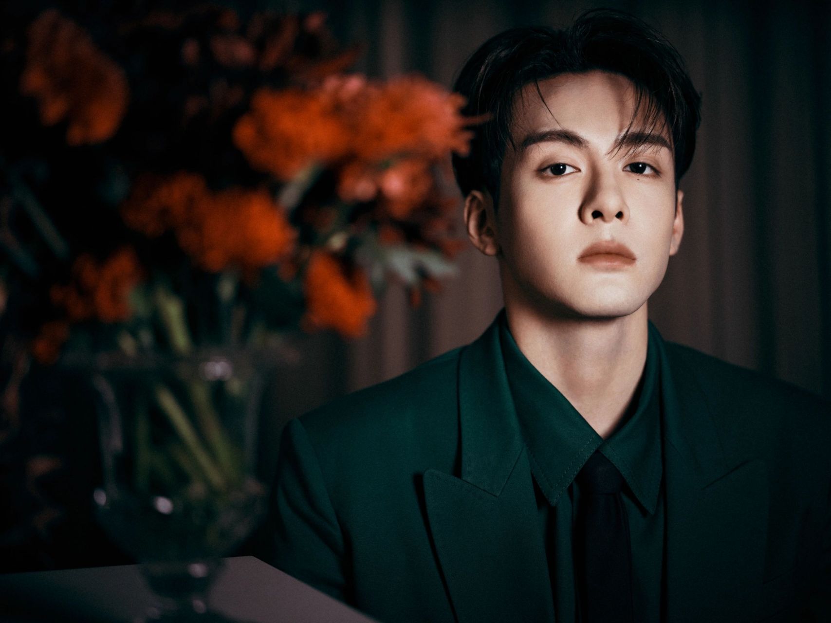 97曾舜晞的 valentino 时尚之旅  演员曾舜晞身着 valentino2024