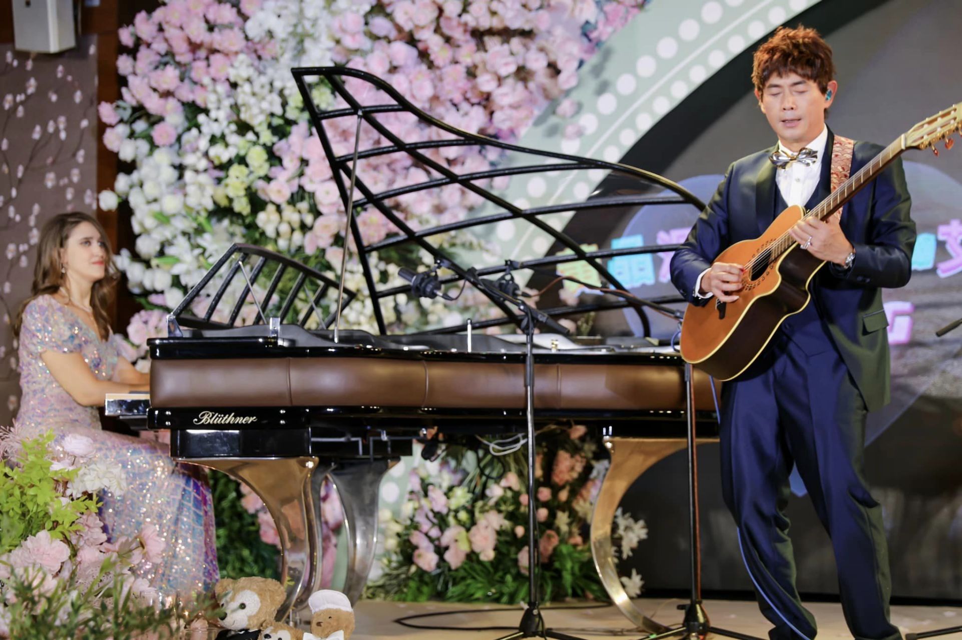 台湾艺人#黄品源再一次结婚了,邀请了#任贤齐和霍尊现场演唱!