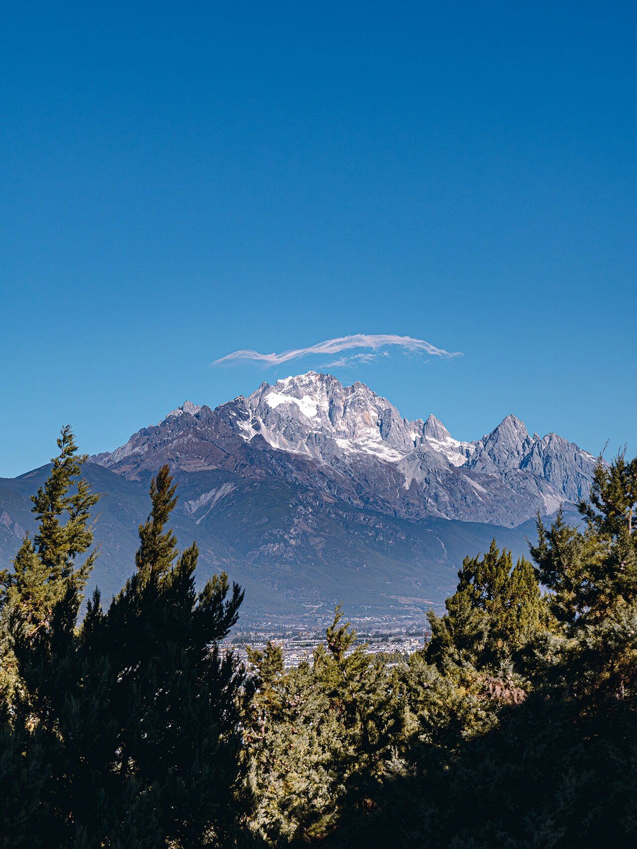 高山峻岭