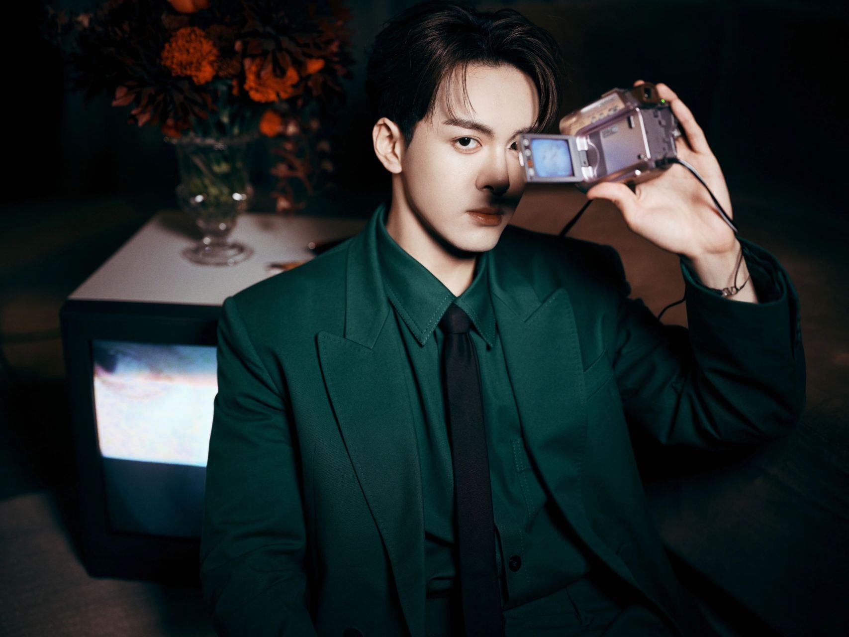 97曾舜晞的 valentino 时尚之旅  演员曾舜晞身着 valentino2024