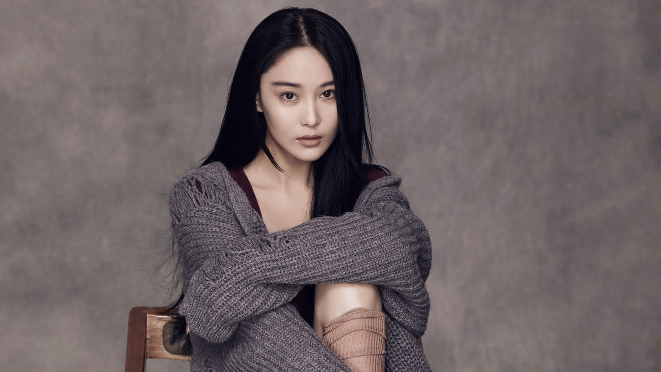 3月19日,张馨予在社交平台分享了一张最新自拍,并自信地称赞自己的