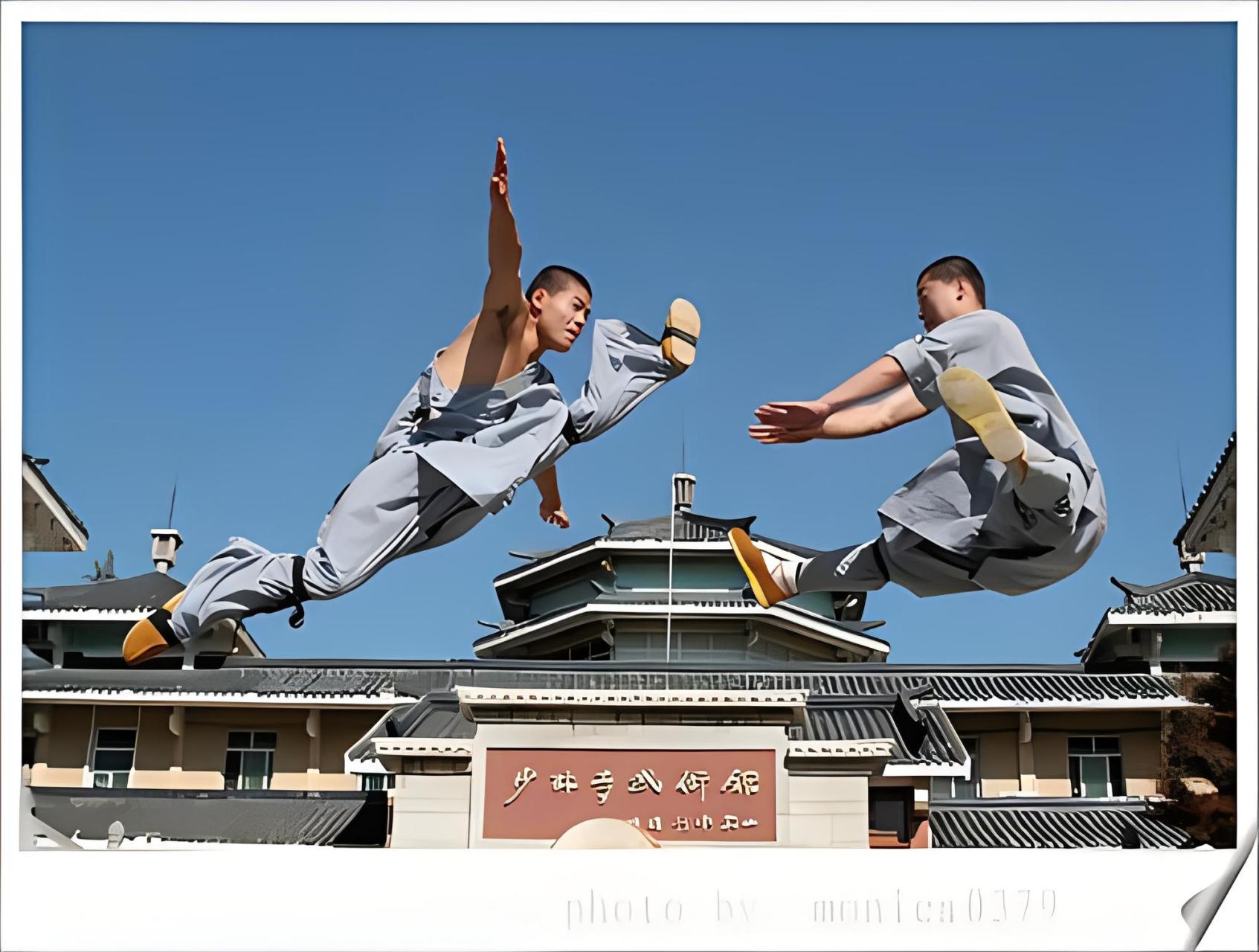 嵩山少林寺是中国佛教禅宗的发源地之一,更是中国武术的重要发源地