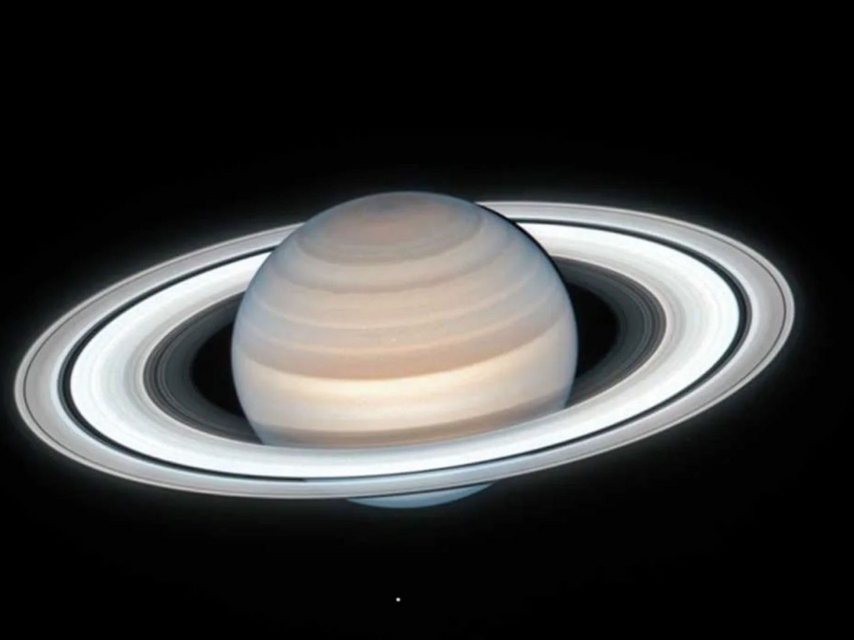 今天,我想和你们分享我最爱的土星照片——它的环清晰可见,仿若宇宙中