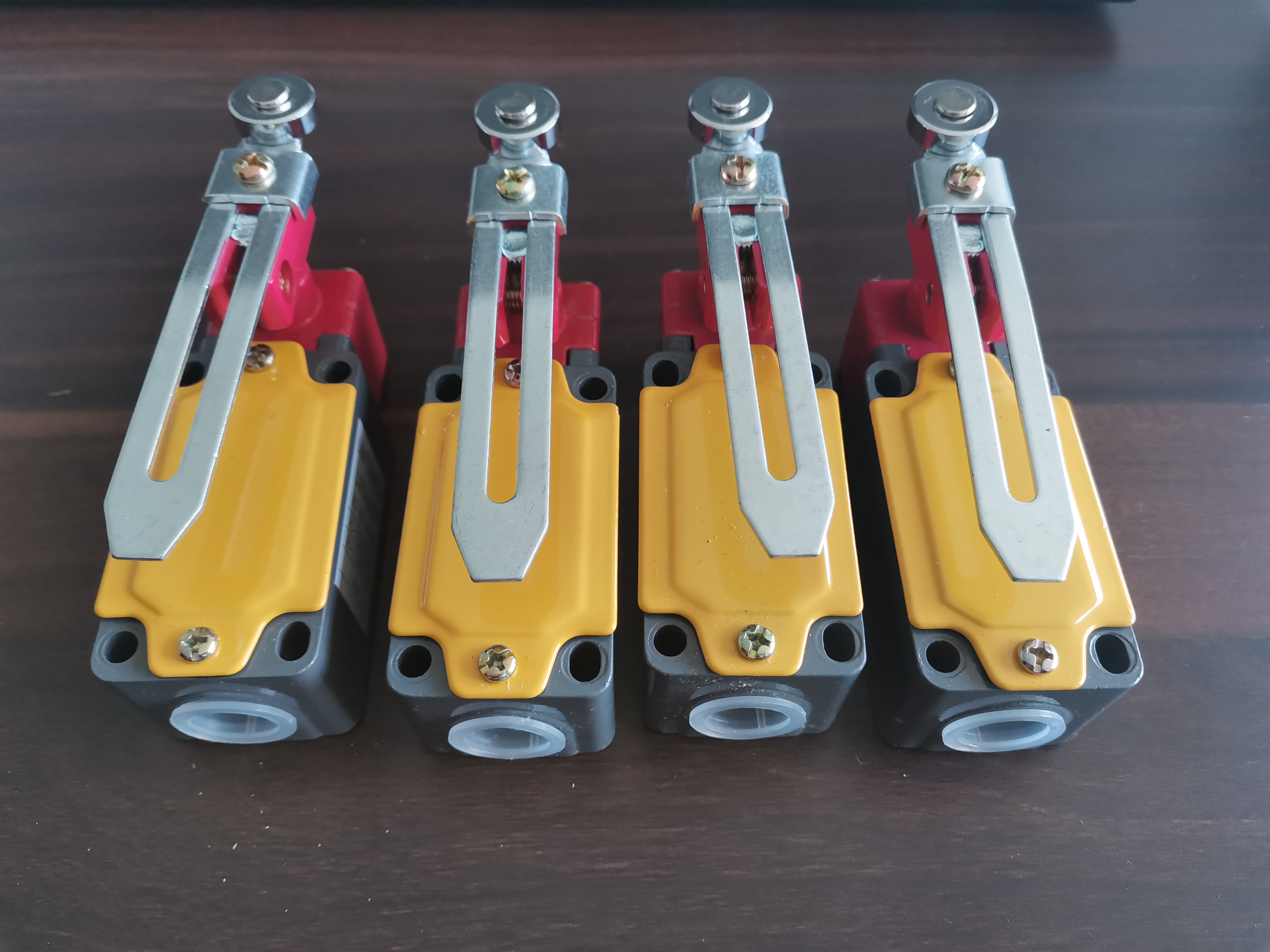 电梯行程开关的作用