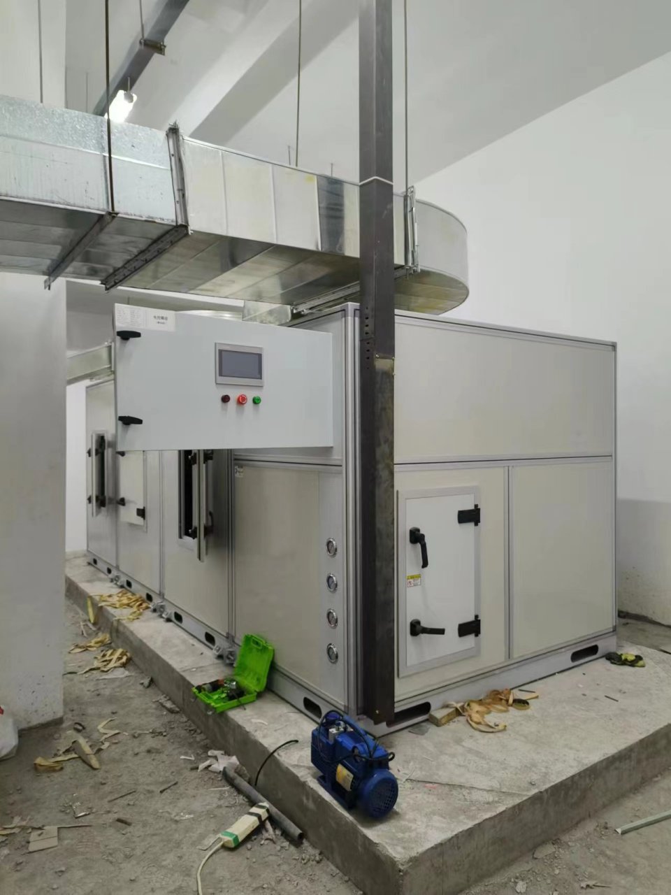 上海三集一体泳池除湿机高效环保,具备除湿,通风,净化空气等功能,采用